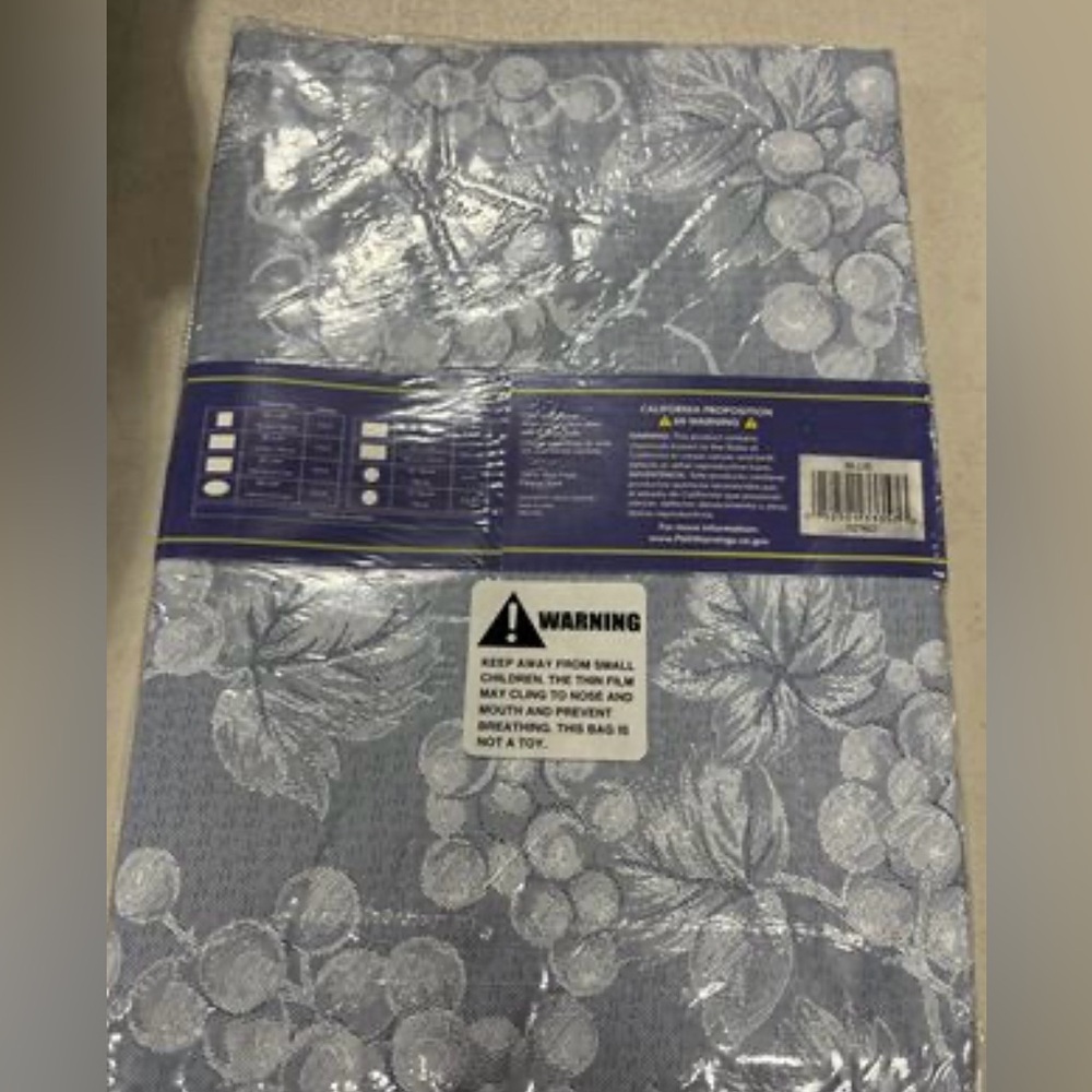 Grapevine Indoor/Outdoor Vinyl Tablecloth 70" Round - Blue - Picture 4 of 5